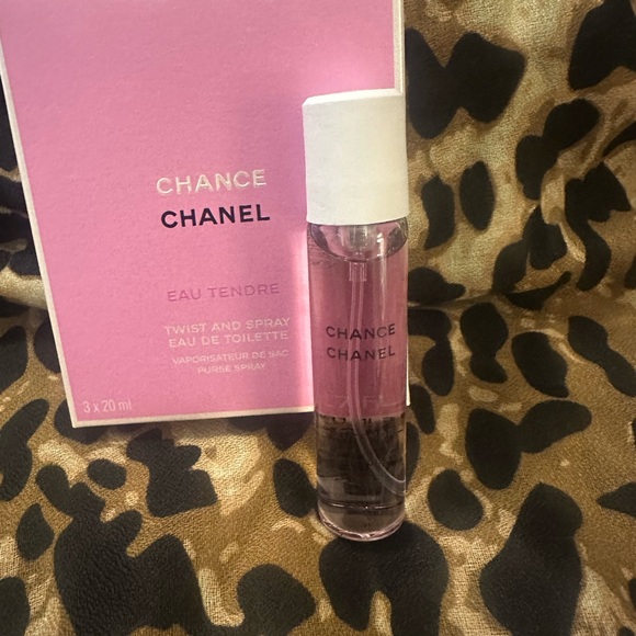 CHANEL Chance Eau Tendre with Pink Hue - Picture 1 of 1